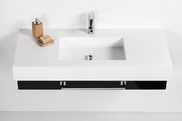 Lavabo blanco y negro